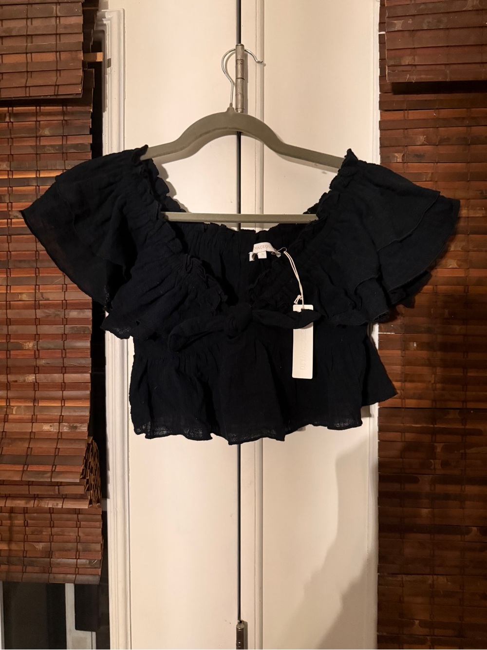 Olivaceous off the shoulder ruffle crop black, top,, sz S, nwt adorable!🖤 - Picture 2 of 7